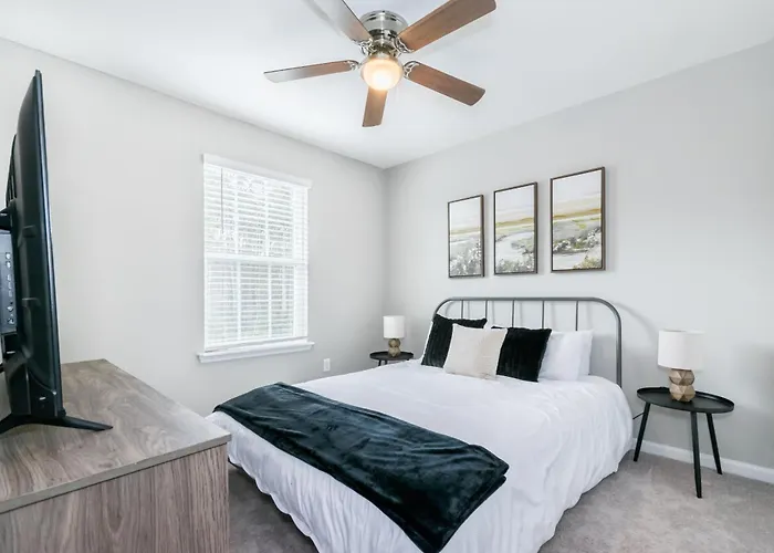Cozy 3Br Townhouse, 15 Mins To Downtown