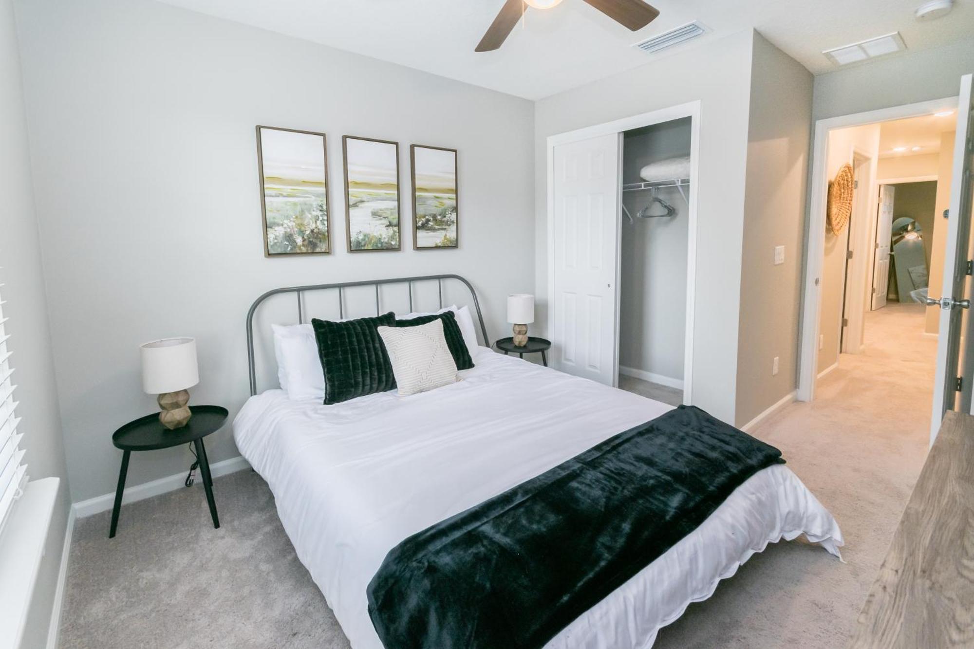 Cozy 3br Townhouse, 15 Mins To Downtown Сasa de vacaciones